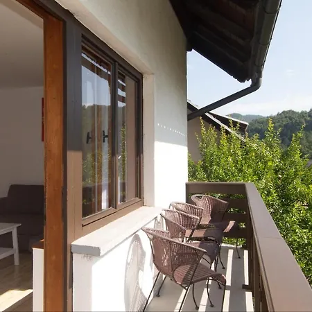 Nad Tunelom Apartment